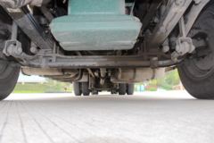 一汽解放 新J6P重卡 领航版 460马力 6X2R 9.65米中置轴载货车(CA5250XXYP66K24L6T2E5)