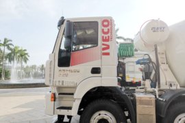 杰狮&nbsp;混凝土搅拌车外观                                                图片