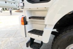 上汽红岩 杰狮M500 320马力 8X4 7.75方混凝土搅拌车(HY300S后桥)(CQ5316GJBHMVG306)