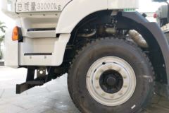 上汽红岩 杰狮M500 320马力 8X4 7.75方混凝土搅拌车(HY300S后桥)(CQ5316GJBHMVG306)