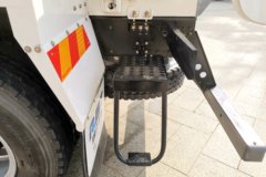 上汽红岩 杰狮M500 320马力 8X4 7.75方混凝土搅拌车(HY300S后桥)(CQ5316GJBHMVG306)