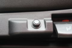 一汽解放 新J6P重卡 质惠版 460马力 8X4 9.5米栏板载货车(CA1310P66K24L7T4E5)