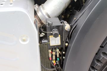 һ����� ��J6P�ؿ� 390���� 6X4 5.6����ж��(CA3250P66K2L1T1AE5)ͼƬ