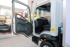 中国重汽HOWO 悍将 170马力 4X2 4.1米冷藏车(国六)(ZZ5047XLCG3315F145)