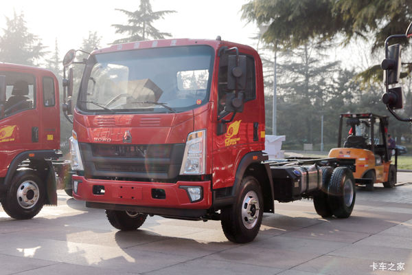 中国重汽HOWO 统帅 190马力 单排栏板轻卡底盘(国六)