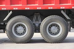 中国重汽 HOKA H7系重卡 336马力 6X4 5.6米自卸车(ZZ3253N3841C)