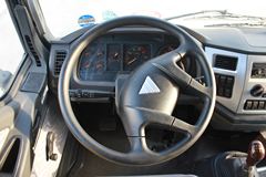 福田 欧曼ETX 5系重卡 185马力 6X2 8.6米厢式载货车(平顶驾驶室)(BJ5167VJCHH-S)