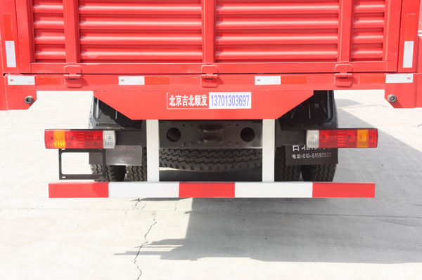 解放J6M载货车线上优惠大促销活动进行中,数量有限先到先得!