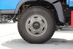 解放 骏威(J5K)中卡 130马力 4X2 栏板载货车(CA1133P9K2L4E)