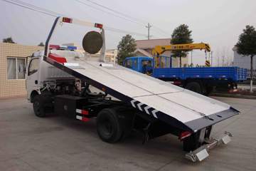 东风 多利卡 120马力 4X2 清障车(楚飞牌)(CLQ5070TQZ3)