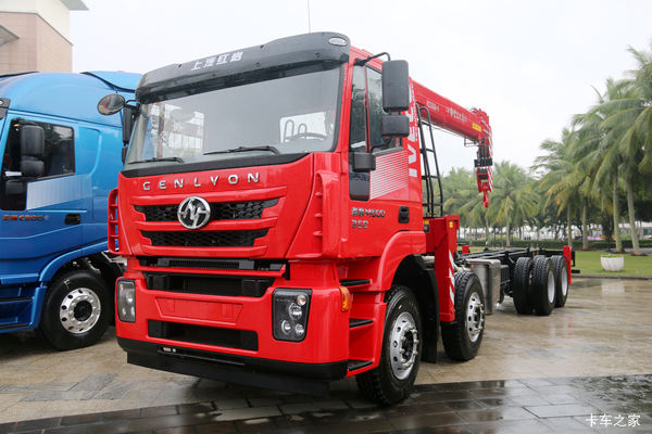 上汽红岩 杰狮M500 350马力 8x4 随车起重运输车