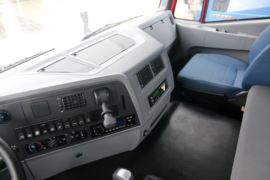 杰狮&nbsp;随车吊驾驶室图片