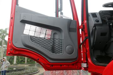 �������� ��ʨM500 350���� 8X4 �泵�������䳵ͼƬ