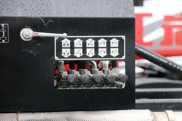 �������� ��ʨM500 350���� 8X4 �泵�������䳵ͼƬ