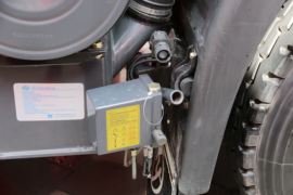 红岩杰卡&nbsp;自卸车底盘                                                图片