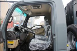 奥驰A系&nbsp;垃圾运输车驾驶室图片