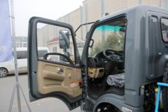 飞碟奥驰 A3 130马力 4X2 压缩式垃圾车(FD5081ZYSW17K5)