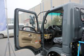 奥驰A系&nbsp;垃圾运输车驾驶室图片