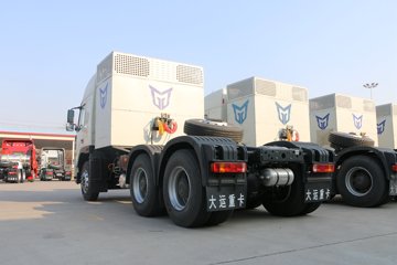 E8&nbsp;电动牵引车外观图片