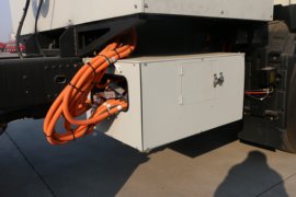 E8&nbsp;电动牵引车底盘图片