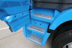 福田 欧曼GTL 6系重卡 460马力 8X4 中置轴冷藏车