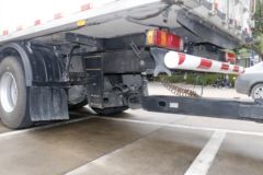 福田 欧曼GTL 6系重卡 460马力 8X4 中置轴冷藏车