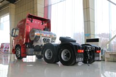 大运 新N8V重卡 430马力 6X4 LNG牵引车(CGC4253N53CA)