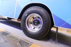 欧马可 智蓝 8.28T 3.8米排半纯电动自动驾驶轻卡109kWh