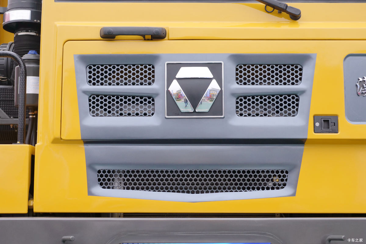 �칤 �h��P9 310���� 6X4 ���˼�ʻ���������ж�����                                                