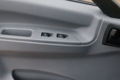 骐铃汽车 H300 116马力 4.08米单排厢式轻卡底盘(宽体)(JML5042XXYCD5)