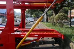 中国重汽成都商用车(原重汽王牌) 捷狮 220马力 排半轿运车 中国重汽成都商用车(原重汽王牌) 捷狮 220马力 排半轿运车