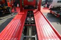 中国重汽成都商用车(原重汽王牌) 捷狮 220马力 排半轿运车 中国重汽成都商用车(原重汽王牌) 捷狮 220马力 排半轿运车