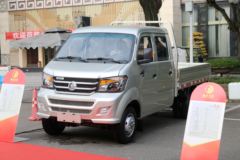 恭喜乌鲁木齐客户订购双排双燃料一台 喜提王牌W1载货车