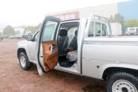 骐铃T100&nbsp;皮卡驾驶室                                               图片