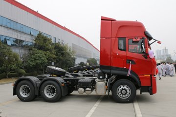 东风商用车 新天龙KL重卡 465马力 6X4牵引车(2.87速比)(DFH4250D)图片