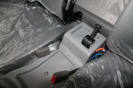 先锋&nbsp;载货车驾驶室                                               图片