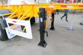 20英尺系列&nbsp;集装箱式半挂车外观图片