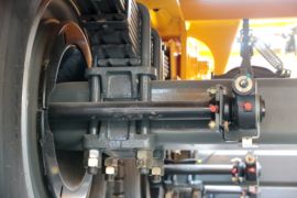 40英尺系列&nbsp;集装箱式半挂车底盘图片