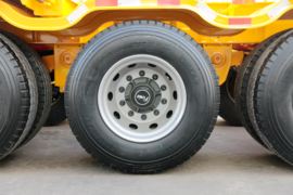 40英尺系列&nbsp;集装箱式半挂车底盘图片