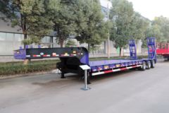 中集华骏 13米三线六轴高强钢低平板半挂车