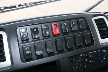 �й����� ����H3 129���� 4X2 �泵��(8��)ͼƬ