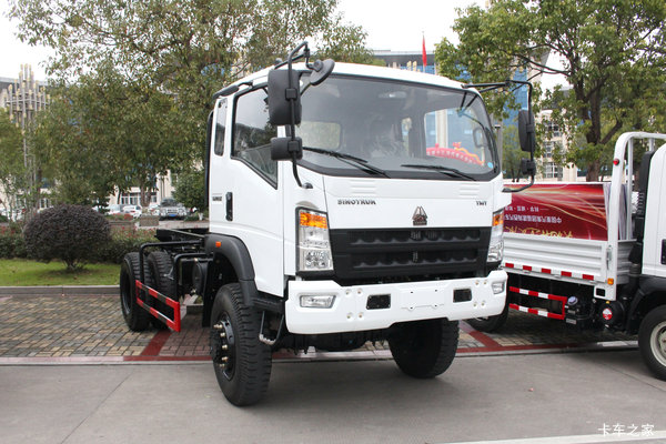 中国重汽 豪曼H3 140马力 4X4 四驱越野车(越南出口)