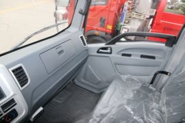 重汽豪曼底盘&nbsp;爆破器材运输车驾驶室图片