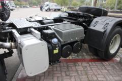 中国重汽 豪曼H5重卡 340马力 4X2牵引车(ZZ4188K10EB0)