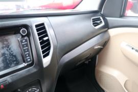 跨越王X3EV&nbsp;电动载货车内饰图片