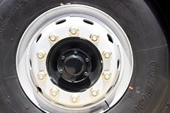 东风日产柴 优迪狮重卡 390马力 6X4 牵引车(全浮高顶驾驶室)(DND4253GWB4BLHHLB)
