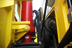 达夫 CF系列重卡 340马力 8X4 8.6米自卸车(CF85)