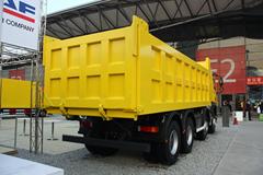 达夫 CF系列重卡 340马力 8X4 8.6米自卸车(CF85)