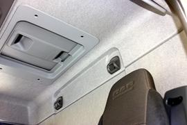 达夫LF&nbsp;载货车驾驶室                                               图片