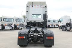 广汽日野 700臻值系 宽卧铺版 420马力 6X4牵引车(YC4251SS2PK5)